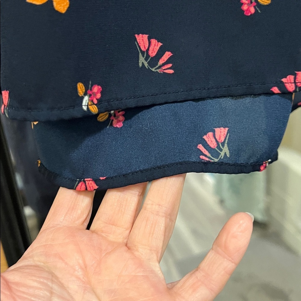 LOFT Sheer Navy Blouse with Orange and Pink Patterns Capped Sleeves Sz L - Picture 5 of 6